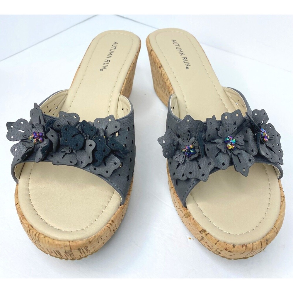 Adorable gray floral sandals size 11, NWOB
